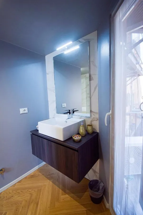 Sibilla Suite Apartment - Via Piella 14 Bologna 0*,